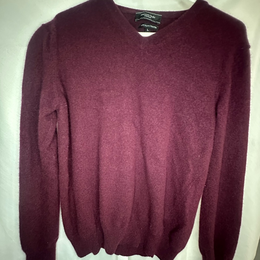 Mantovani Studio Men's VNeck Sweater Size Large